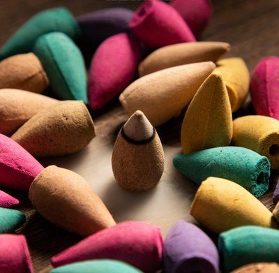 Благования для дома и медитации Backflow Incense Cones in Mixed Colours and Fragrances(60 шт.) 602121 фото